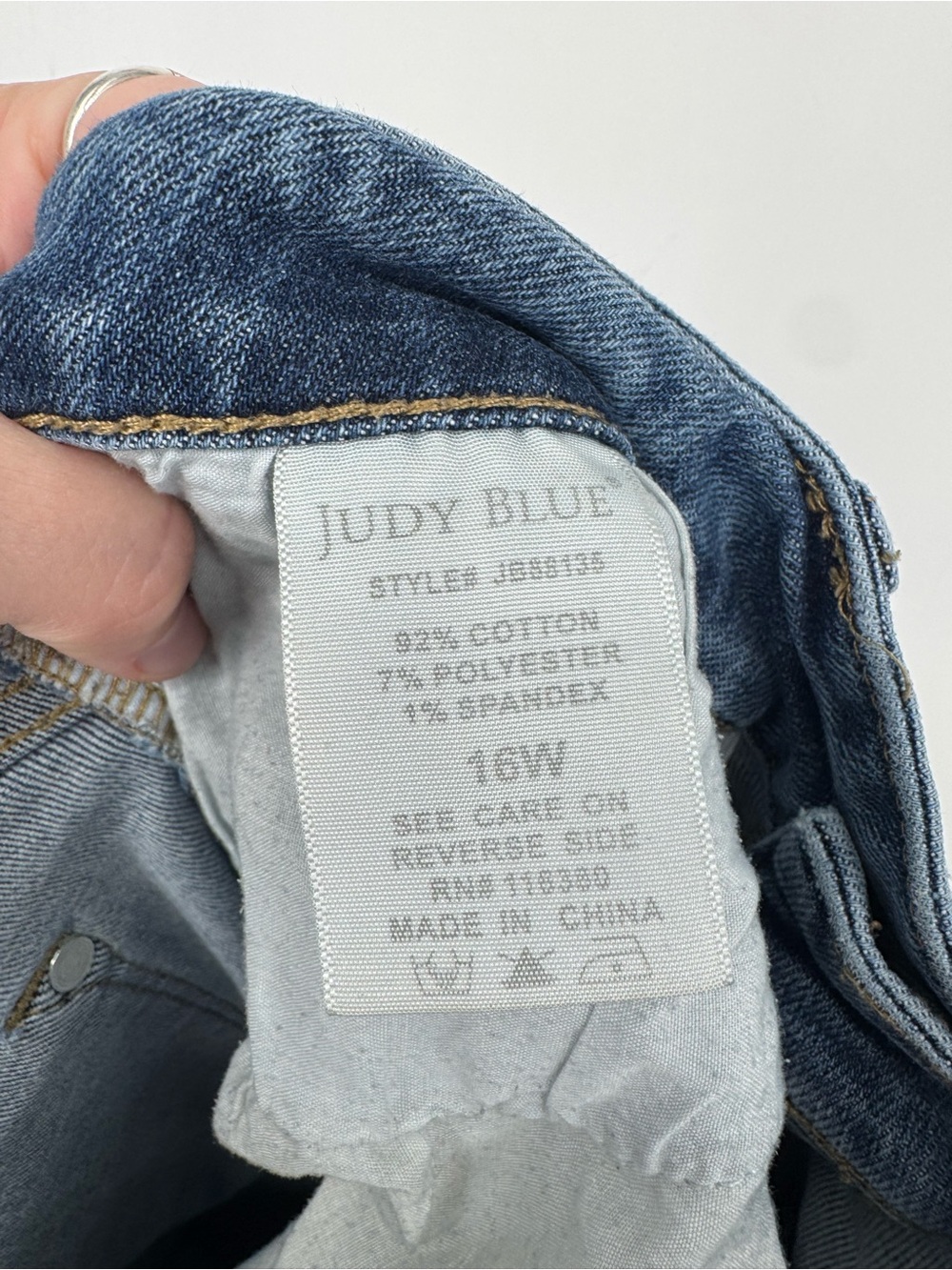 Judy Blue Distressed Skinny Jeans Raw Hem Stretch Denim Relaxed Women’s 16W Plus - Picture 5 of 6